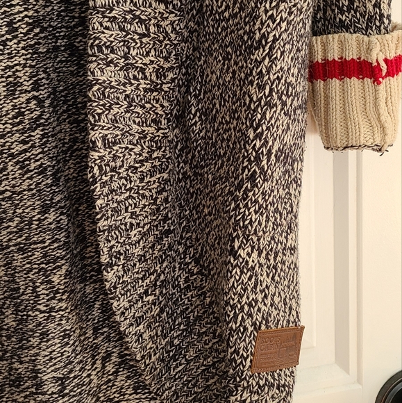 Long Roots cabin cardigan - Picture 2 of 6